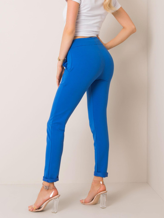 Blaue Sporthose mit Applikation