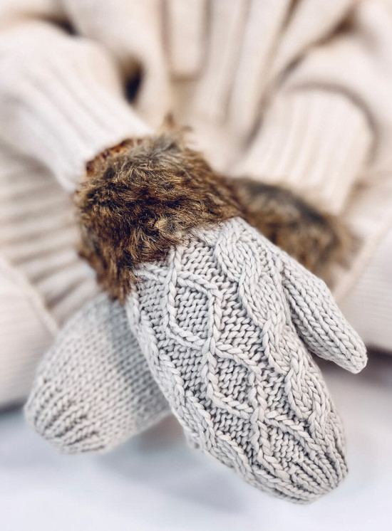 Fäustlinge mit Strickmuster Hellgrau