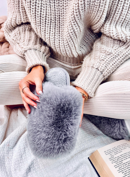 Hausschuhe mit Kunstfell in Grau