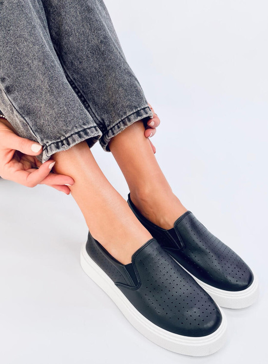 Perforierte Slip-On-Sneaker Schwarz
