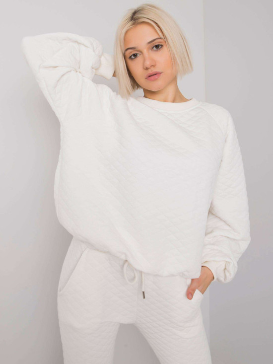 Stylisches Set in Ecru