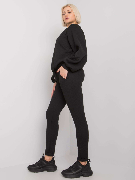 Stylisches schwarzes Set