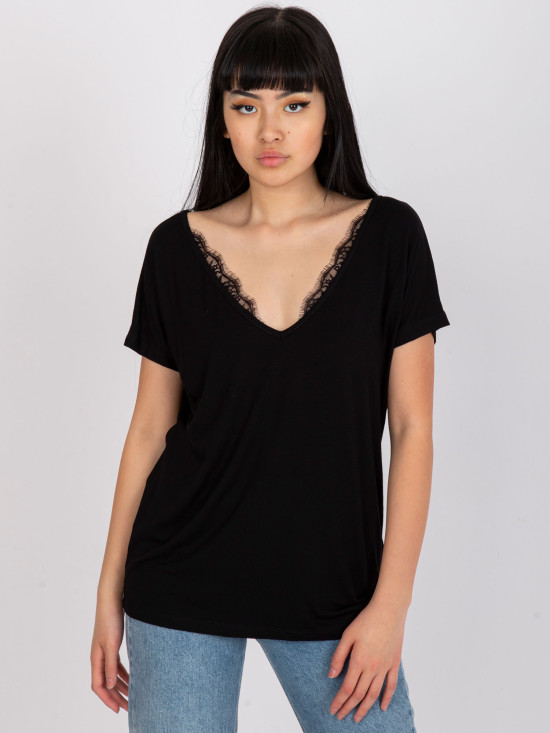 Elegantes schwarzes T-Shirt mit Spitze
