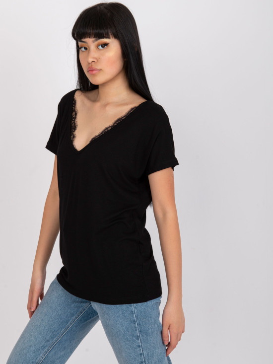 Elegantes schwarzes T-Shirt mit Spitze
