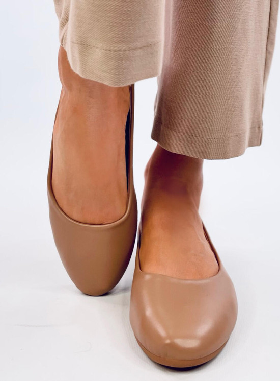 Ballerinas aus Leder Beige