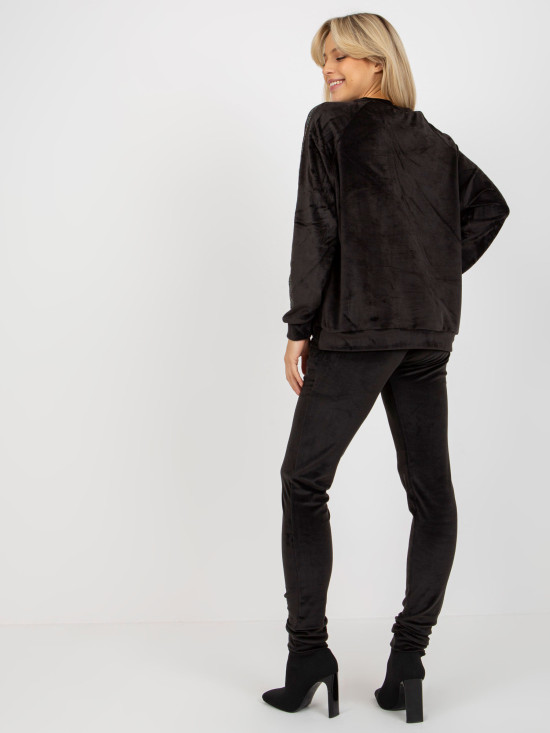 Schwarzes zweiteiliges Velours-Set mit Applikation