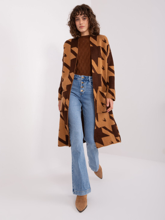 Kardigan in camelbraun mit geometrischem Muster