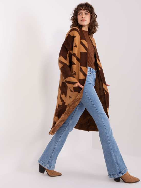 Kardigan in camelbraun mit geometrischem Muster