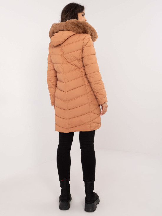 Bequeme Winterjacke mit Kapuze in Camel-Farbe
