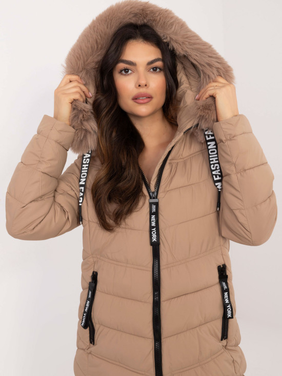 Beige Winterjacke mit Kapuze