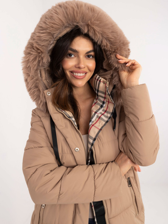 Beige Winterjacke mit Kapuze