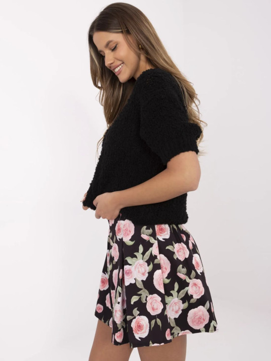 Elegante schwarze Shorts mit Blumenmuster