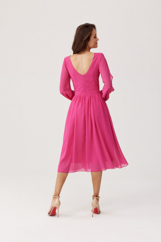 Ausgestelltes Kleid mit Wickelausschnitt und langen Ärmeln in Amaranth