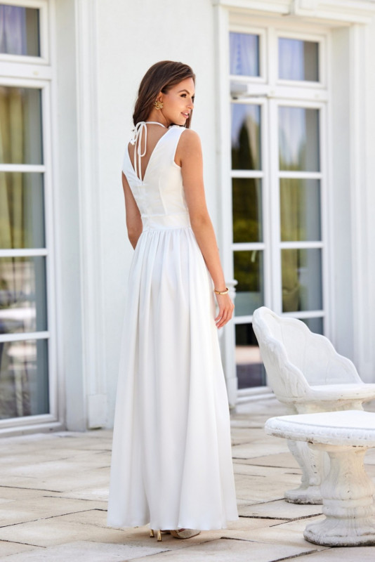 Satiniertes Maxi-Kleid mit Zierrose in Ecru