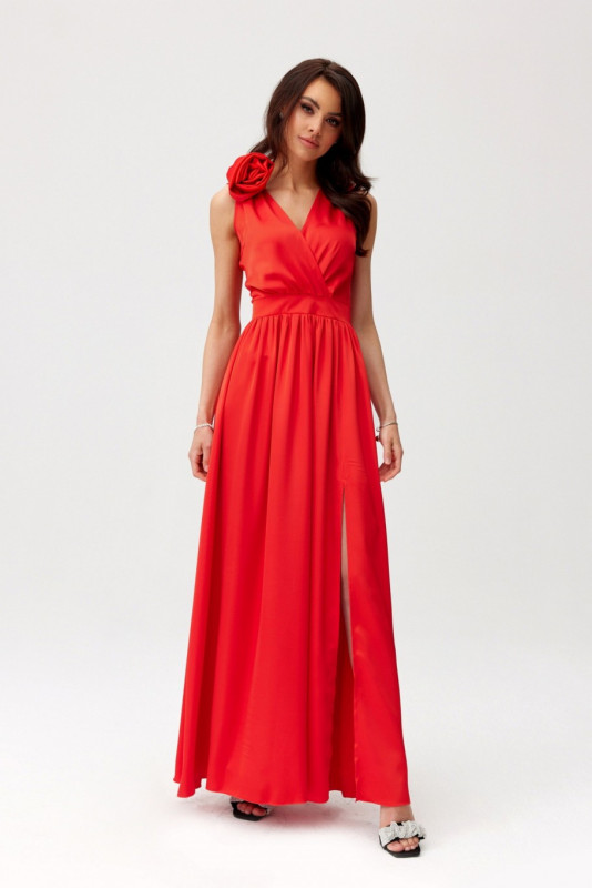 Satin-Maxikleid mit dekorativer Rose, rot