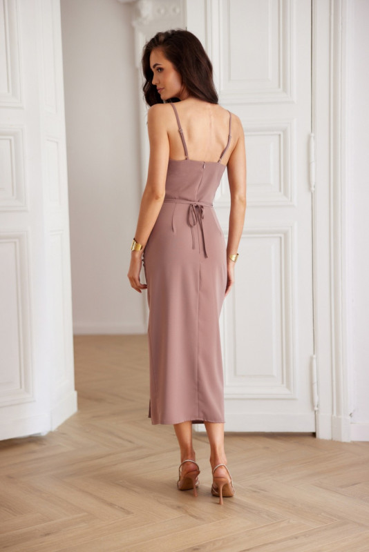 Midi-Kleid mit Raffung und Zierrose, braun