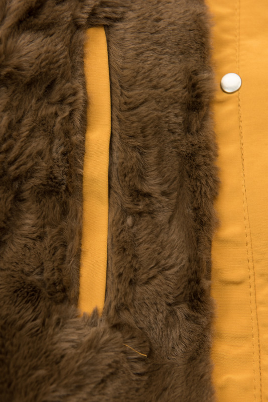 Winterparka mit Gummi in der Taille gelb