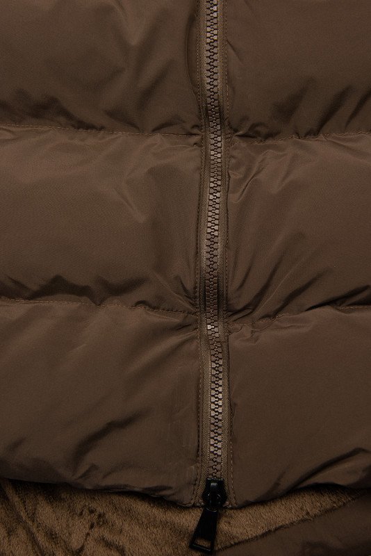 Lange Steppweste mit Kapuze Braun