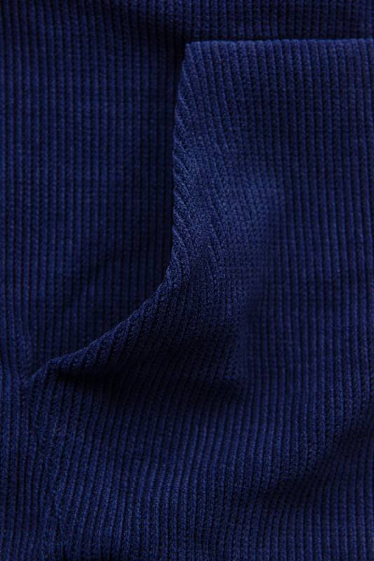 Freizeitanzug mit farbigen Streifen Violett