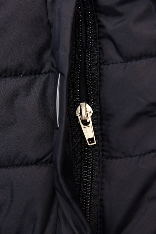 Leichte Steppjacke mit Kapuze Schwarz