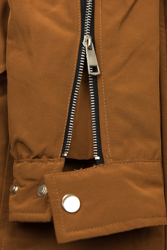 Winterparka mit abnehmbarem Kunstfell braun