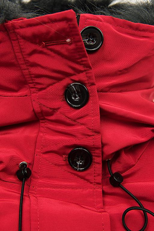 Winterjacke mit hohem Kragen rot