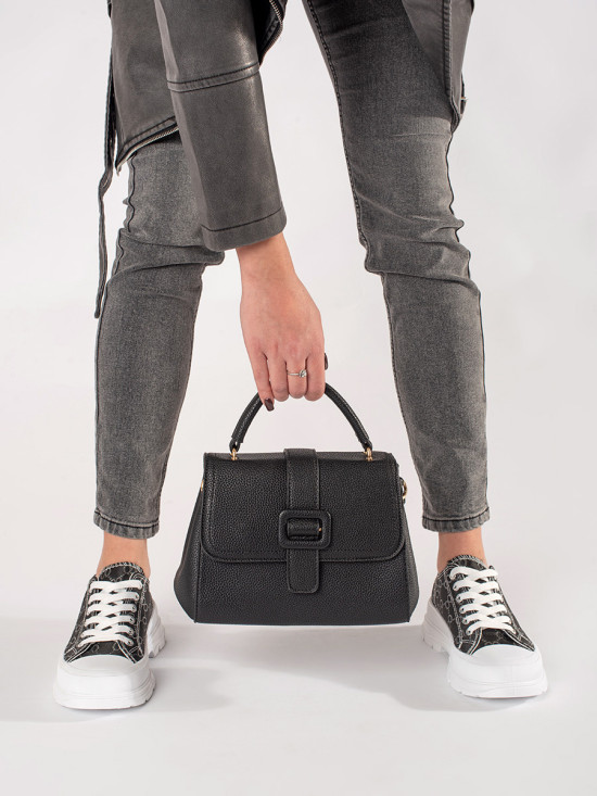 Schwarze Sneakers mit Plateau und Verzierungen