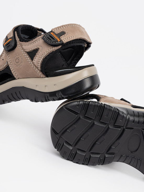 Braune Sportsandalen – Komfort und Stil für jeden Tag