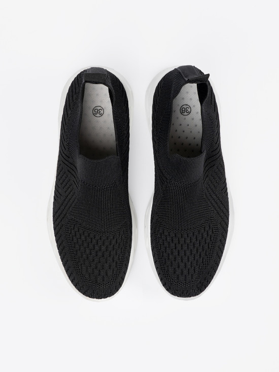 Schwarze Sportschuhe