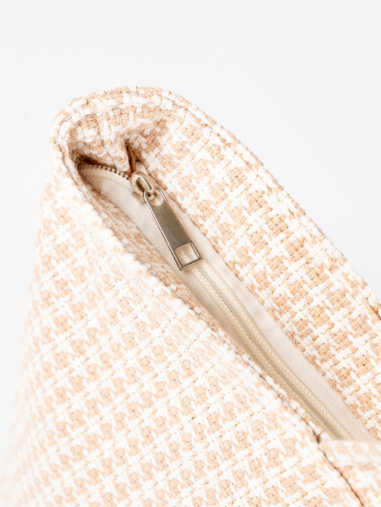 Beige Strandtasche mit weißem Karomuster