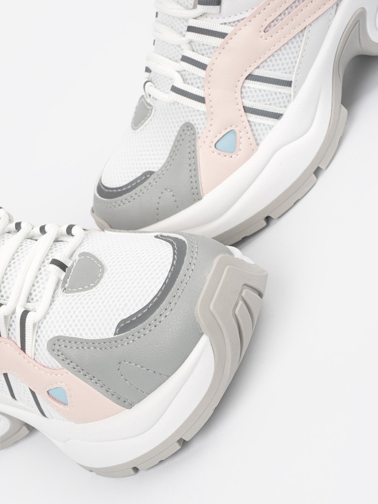 Pastellfarbene Sportschuhe mit Plateau