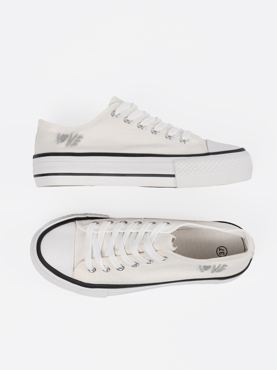 Weiße Sneakers mit Love-Schriftzug