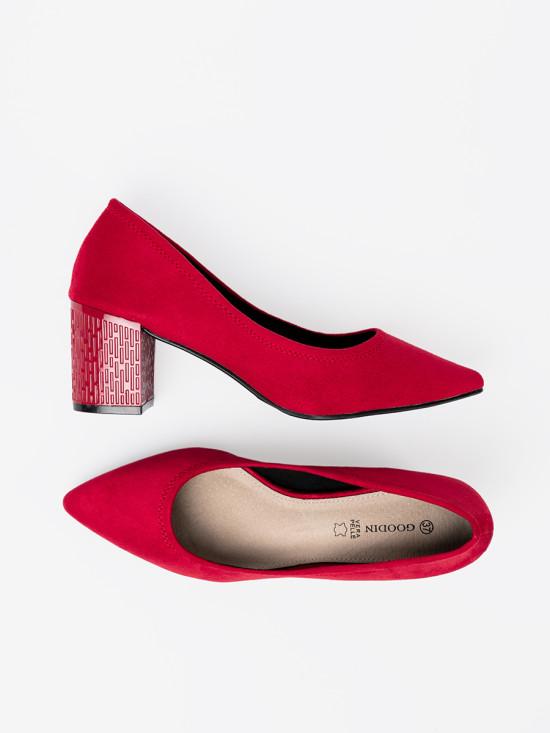 Elegante Pumps mit dekorativem Absatz