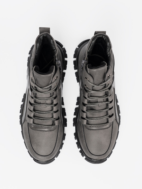 Graue Schnürstiefeletten mit dicker Sohle