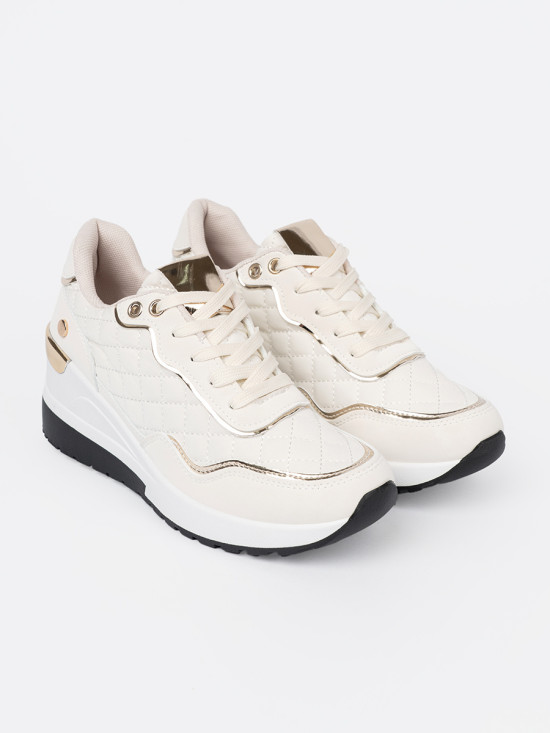 Beige Sneakers mit glänzenden goldenen Akzenten