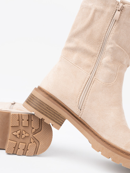 Moderne hellbeige Stiefeletten mit einfachem Design