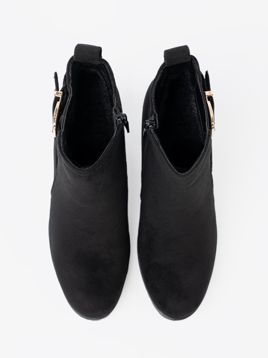 Schwarze Stiefeletten mit Blockabsatz und dekorativer Schnalle