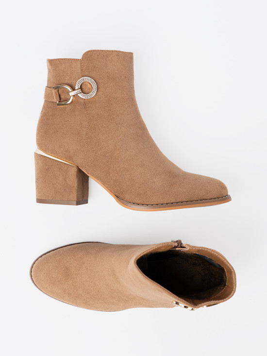 Stylische Stiefeletten in hellbraun mit goldenen Details