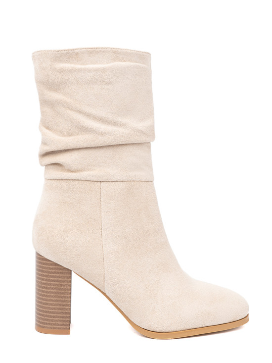 Helle beige Stiefeletten mit gerafftem Schaft