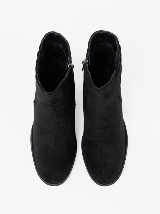 Schwarze Wildleder-Stiefeletten mit Blockabsatz