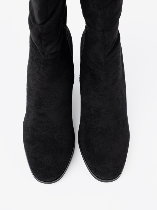 Schwarze Stiefeletten mit Blockabsatz und gerafftem Schaft