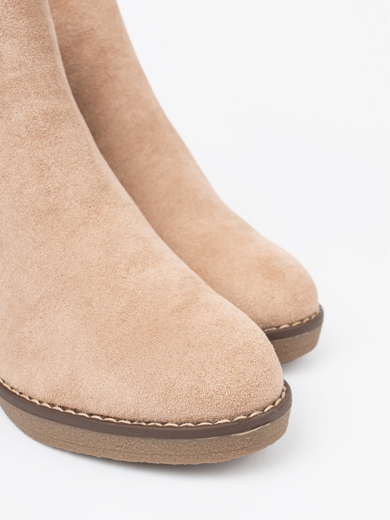 Beige Ankle Boots auf bequemem, niedrigem Keil