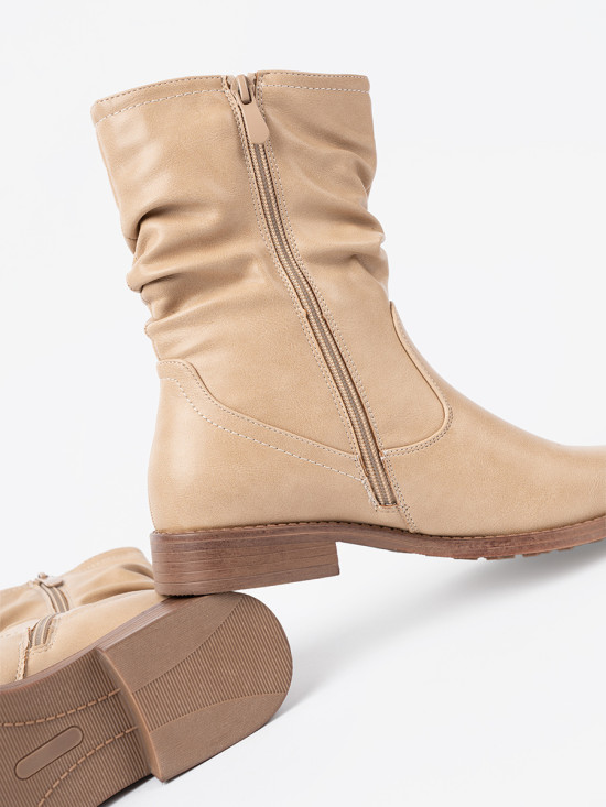 Bequeme beige Stiefeletten mit Raffung