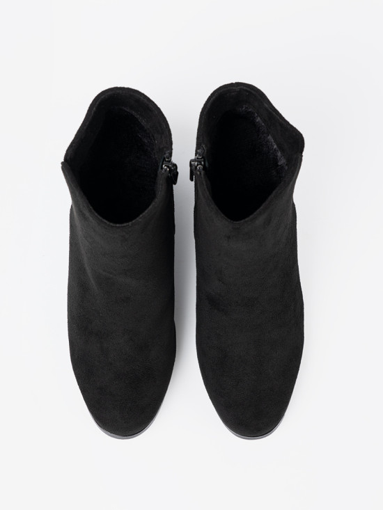 Stilvolle schwarze Stiefelette mit elegantem Dekor