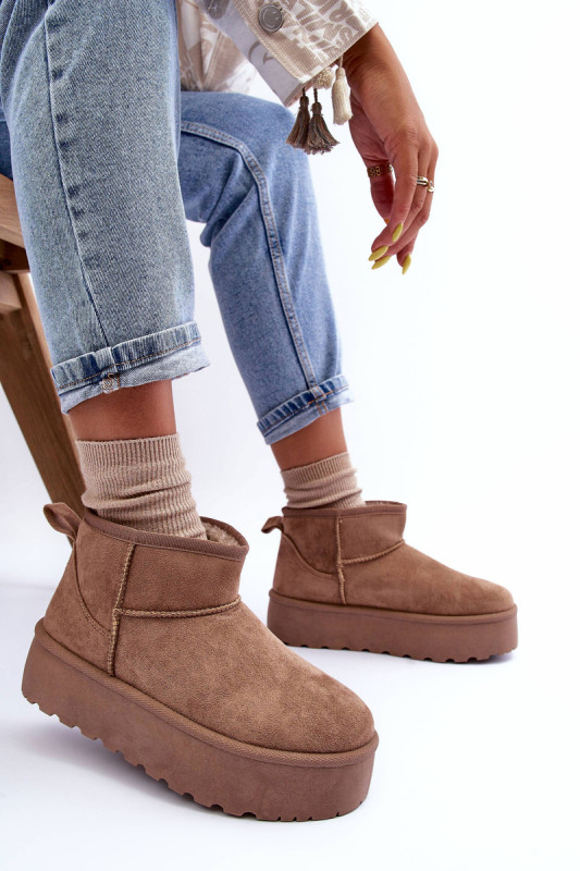 Beige Schneestiefel aus Veloursleder mit Plateau