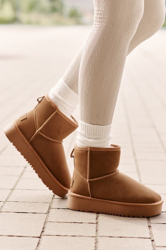 Snowboots aus Veloursleder mit Plateau in Braun