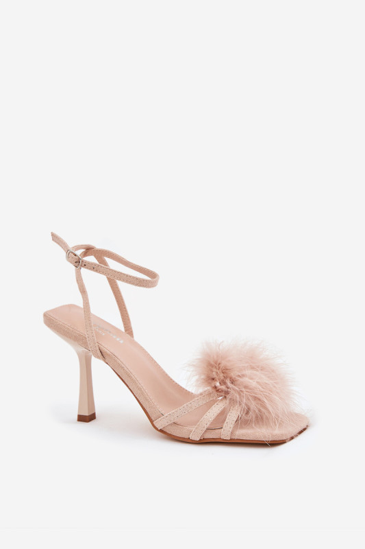 Beige Sandale mit Stiletto-Absatz und Federn
