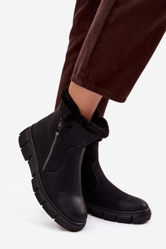 Schwarze Schneestiefel mit Kunstfell und Plateausohle