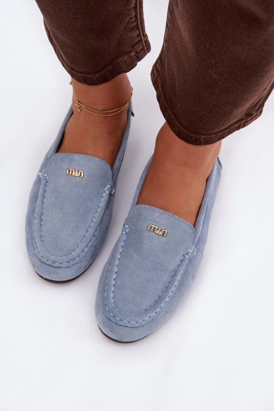 Blaue Mokassins aus Veloursleder mit goldenem Detail
