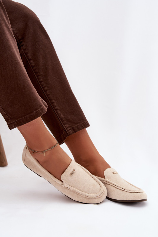 Beige Mokassins aus Velourslederimitat mit goldenem Detail